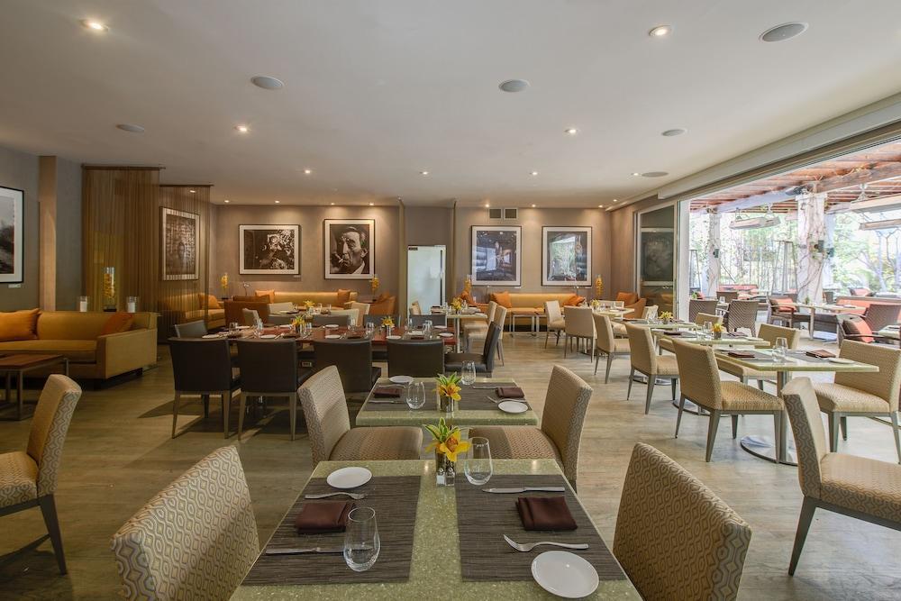 Sunset Marquis