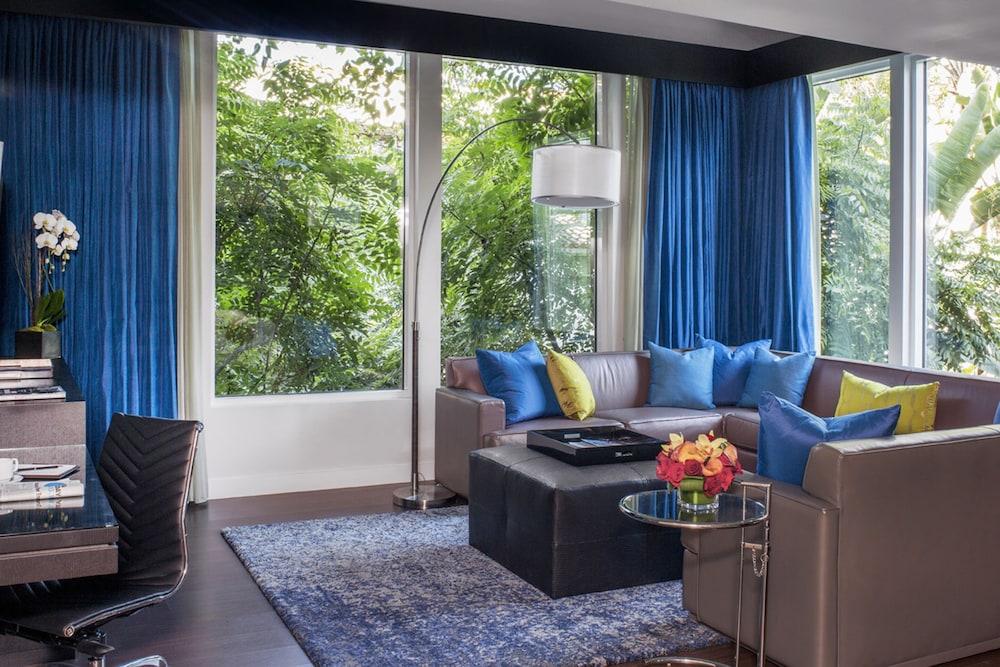 Sunset Marquis Hotel 4*